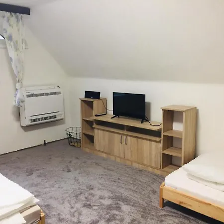 度假居 Varhegy Vendeghaz *